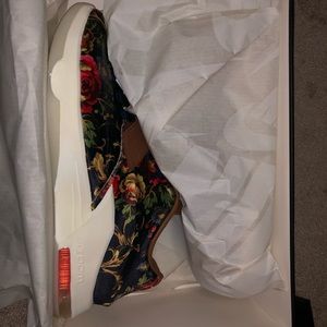 KD VII brand new Florals. Size 12